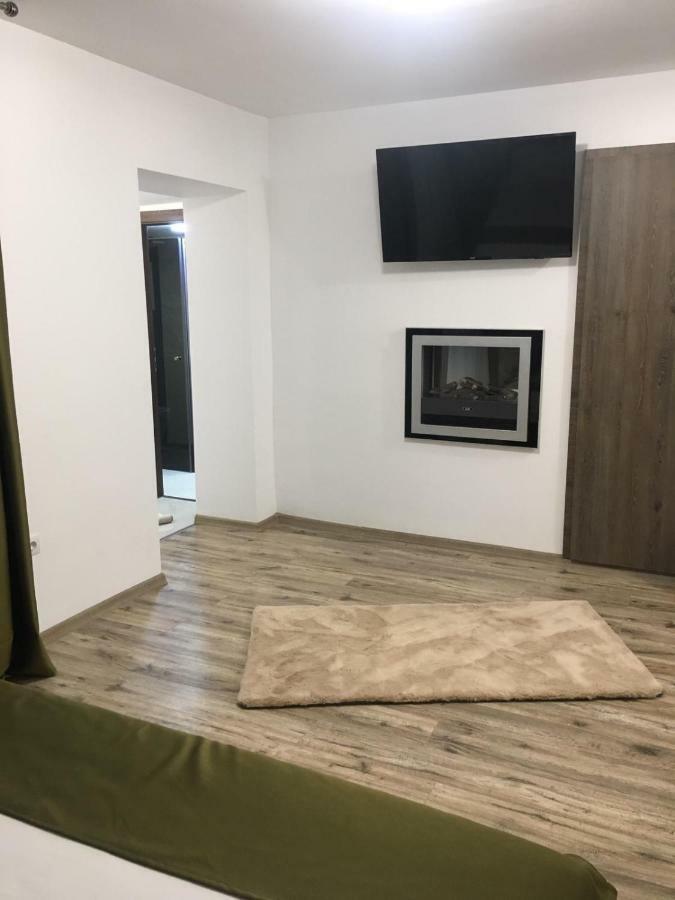 Queen Bridge Apartment *